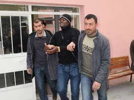 Euro sihirbazları polise yakalandı