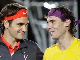 Federer ve Nadal finale yürüyor 