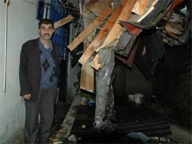 Fırtına Gebze'de çatıları uçurdu
