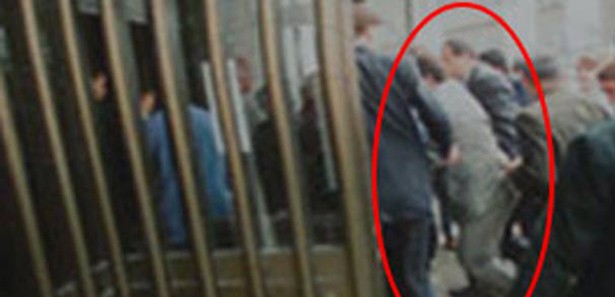 Fotoğrafı çeken muhabir konuştu: O Özal değil!