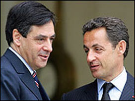 Fransa'da bakanlar kurulu istifa etti 