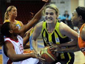 G.Saray ve Fener'in bayanları son 16'da 