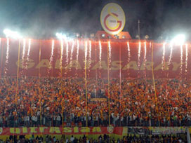 Galatasaray'da efsane kadro açıklandı 