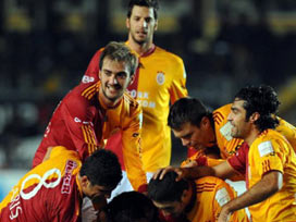 Galatasaray kupada 2'de 2 peşinde 