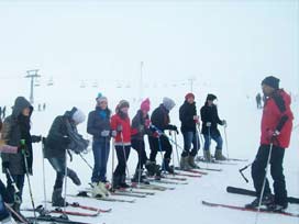 Gençlerin kayak sporuna merakı artıyor