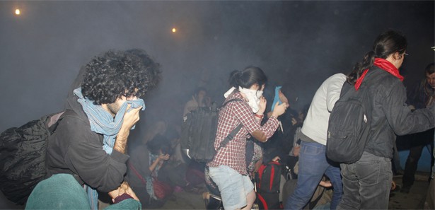 Gezi Parkı'ndaki nöbete gazlı müdahale 