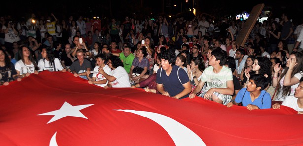 Gezi Parkı'ndaki olaylar  protesto edildi 