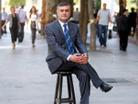 Gür: 2011'de yanılırsam bakkal açarım