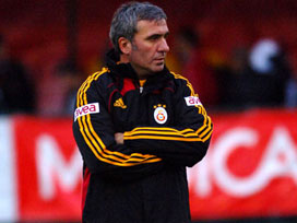 Hagi: Dengeli bir takım kuracağım 