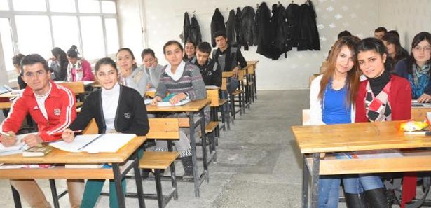 Hakkari'de serbest kıyafet uygulaması başladı 