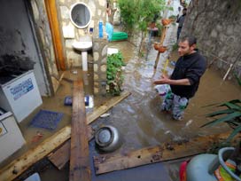 Hakkari'yi sel meydana geldi 