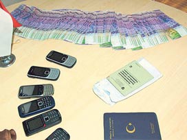 Havaalanında unutulan çantadan servet çıktı