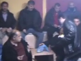 Hayvanları Koruma Derneği´nde horoz dövüşü Hayvanları Koruma Derneği´nde horoz dövüşü