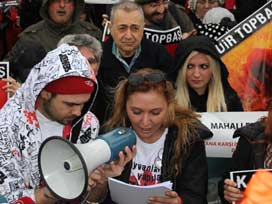 Hayvanseverler Taksim'de eylem yaptı 