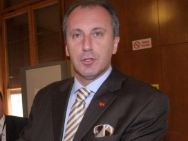 İnce: Takke verseler takardı İnce: Takke verseler takardı