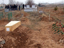 İntihar eden Bilge katliamı zanlısı defnedildi 