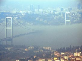 İstanbul Boğazı gemi trafiğine açıldı 