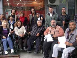 İzmir'de 50 engelli CHP'den istifa etti