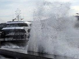 İzmir'de şiddetli fırtına alarmı 