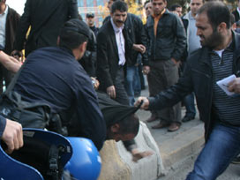 Kadına şiddet eyleminde polis şiddeti! 