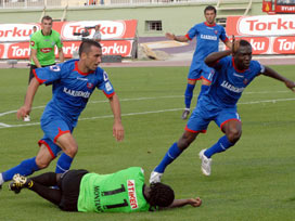 Karabük'te ilk yarıda 3 gol var! / CANLI 