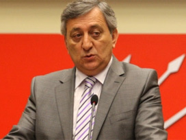 Kılıçdaroğlu sergiyi açtı, Okay karşı çıktı