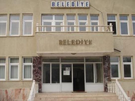 Koca belediyede 4 kişi çalışıyor!
