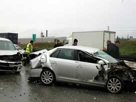 Kocaeli'de 13 araç birbirne girdi: 1 ölü, 10 yaralı