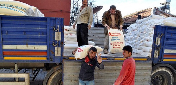 Konya'dan Suriyelilere 27 ton un 