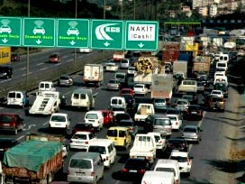Köprü ve otoyol ücretsiz geçişleri uzadı