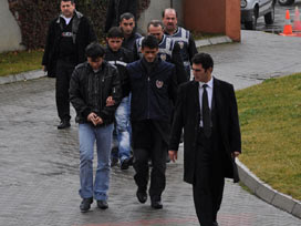 Kumar operasyonunda 82 gözaltı Kumar operasyonunda 82 gözaltı