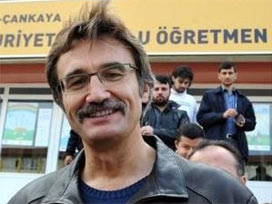 Kürşad Tüzmen lisede sınava girdi