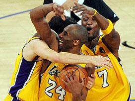 Lakers 3. uzatmada güldü: 139-137 
