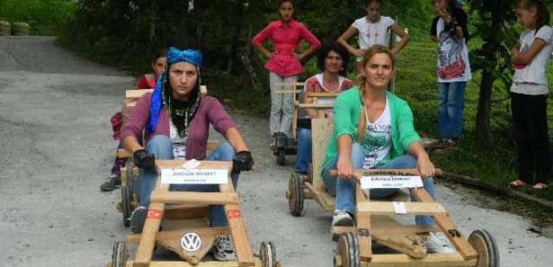 Laziralli'de kadınlar da yarıştı 