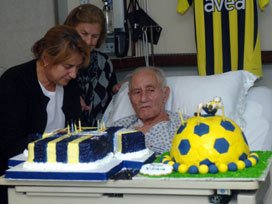 Lefter doğumgününü hastanede kutladı 