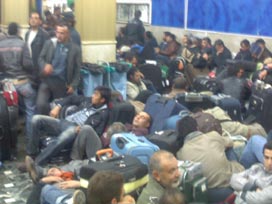 Libya'dan dönenlerin sayısı 821 oldu 