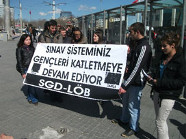 Liseliler YGS´yi protesto etti