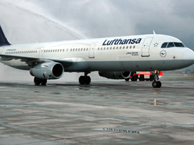 Lufthansa uçağı Rusya´ya acil iniş yaptı 