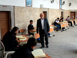 Müftülük evlerde hadis dersi başlattı