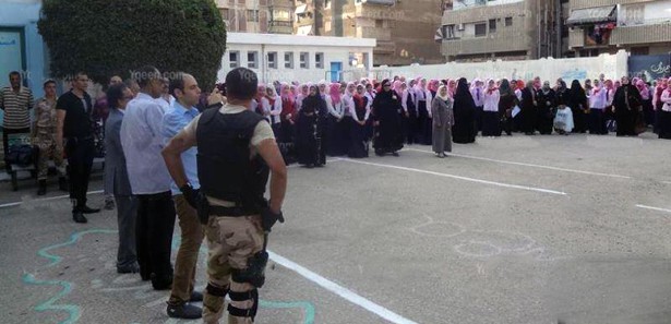 Mısır'da okulun ilk gününde skandal 