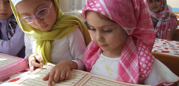 Mısırlı çocuklar Kuran okumada yarıştı 