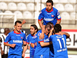 Manisapor, Karabükspor'u 4 golle geçti 
