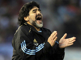 Maradona başkanı mahkemeye veriyor 