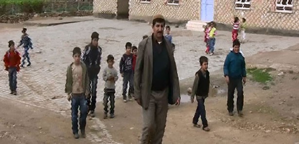 Mardinlilerden öğretmen kaçıran PKK'ya tepki 