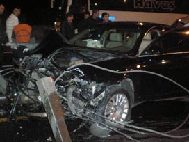 Maslak'ta otomobil takla attı: 1 ölü 