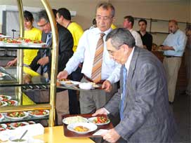 Memur ve sözleşmelilerin yemek ücretleri arttı 