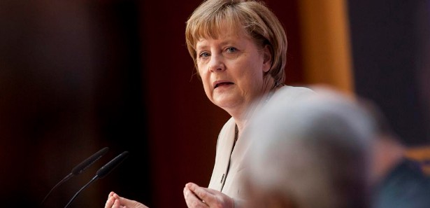 Merkel'e eyaletlerde darbe 