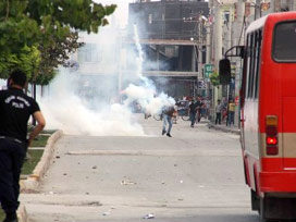 Mersin'de BDP'nin yürüyüşünde gerginlik 