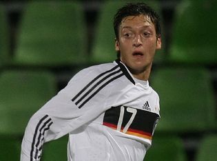 Mesut Özil'e nazar değdi! 