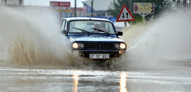 Meteoroloji'den kuvvetli yağış uyarısı! 